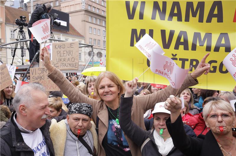 Prosvjed u organizaciji sindikata osnovnih i srednjih škola