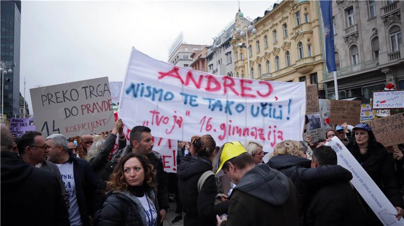 Prosvjed u organizaciji sindikata osnovnih i srednjih škola