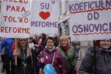 Prosvjed u organizaciji sindikata osnovnih i srednjih škola