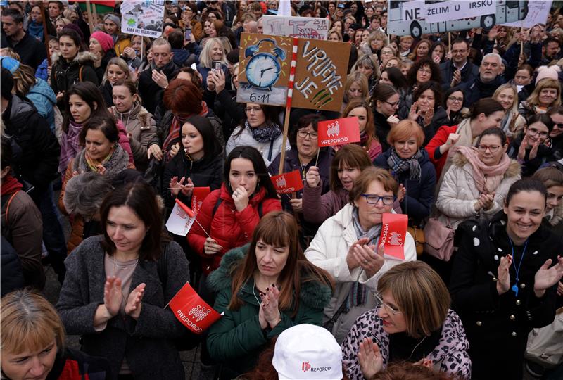 Prosvjed u organizaciji sindikata osnovnih i srednjih škola