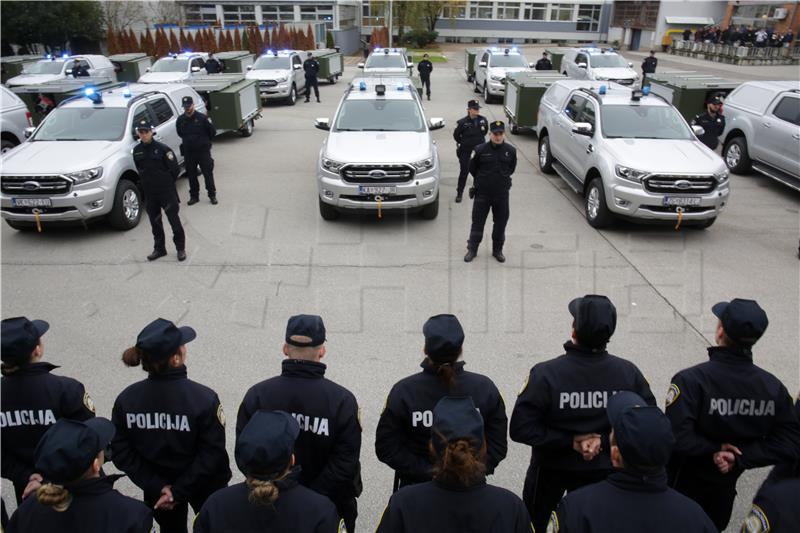 Border police equipped with 17 new vehicles with thermal vision cameras