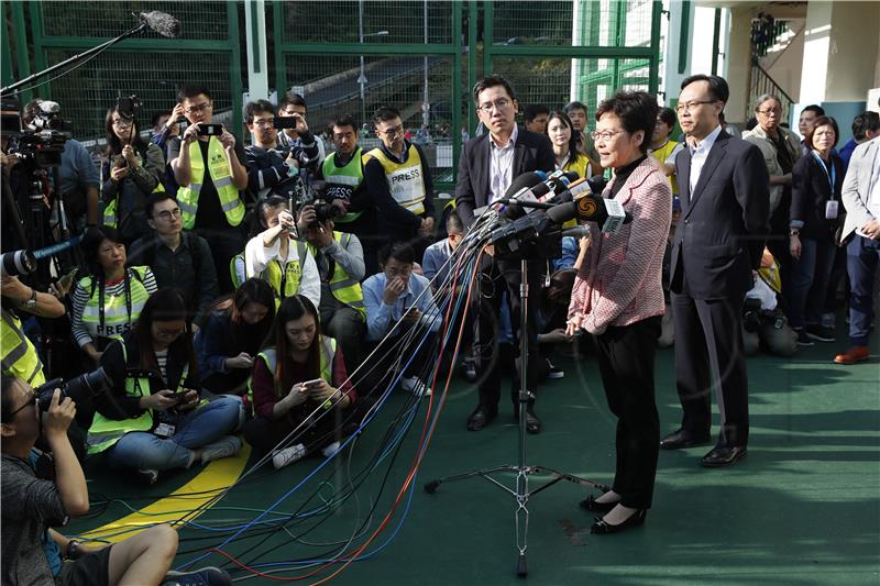 Čelnica Hong Konga ne popušta nakon izbornog debakla