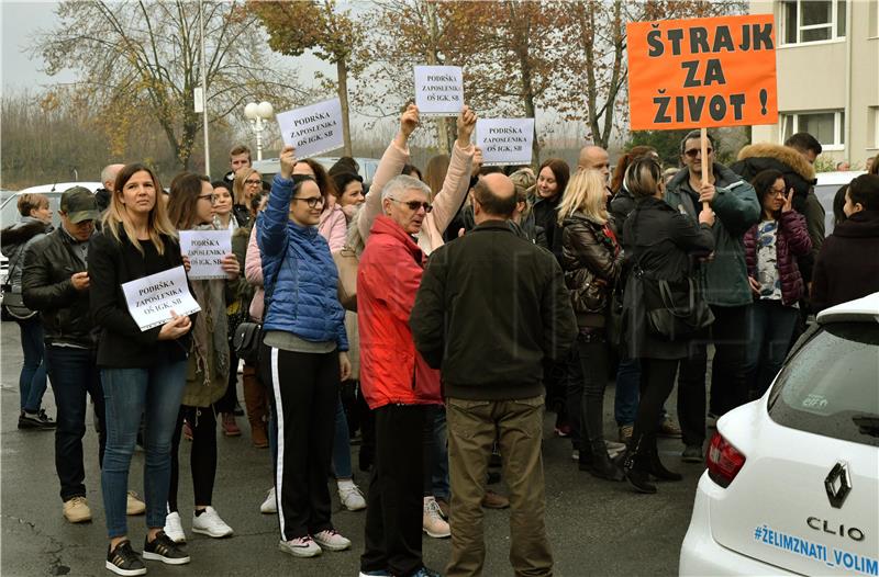 Radnici tvrtke Đuro Đaković Specijalna vozila izašli na ulicu