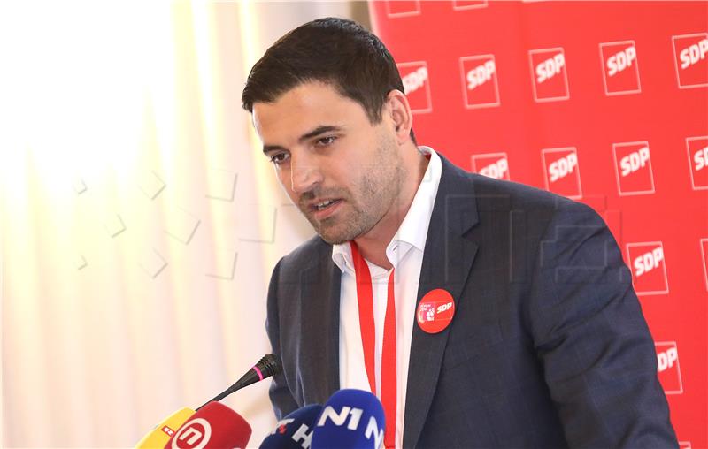 SDP chief: Teachers' demands should be met urgently, minister has to go