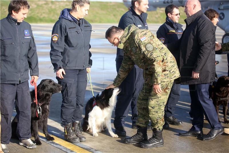 Doček članova posade i helikoptera Mi-171Sh