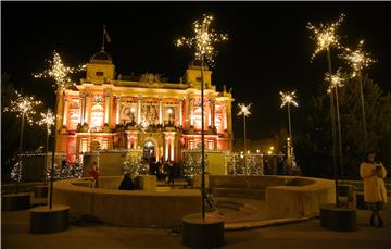 Russian MUZ TV filming Zagreb Christmas market