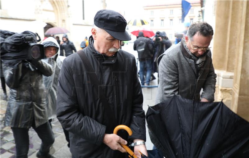 Predstavnici školskih sindikata dolaze u Banske dvore na pregovore