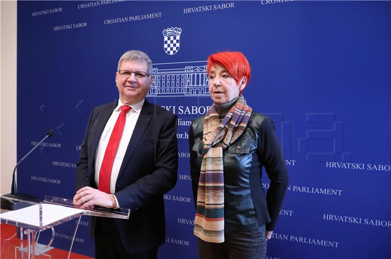 Konferencija za medije Miranda Mrsića i Spomenke Avberšek