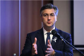 Plenković: Najvažnija je poruka kompromisa sa sindikatima da su djeca danas u školi