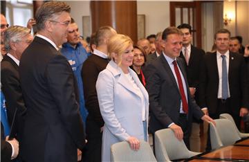 Kolinda Grabar-Kitarović predala Državnom izbornom povjerenstvu kandidaturu za predsjedničke izbore