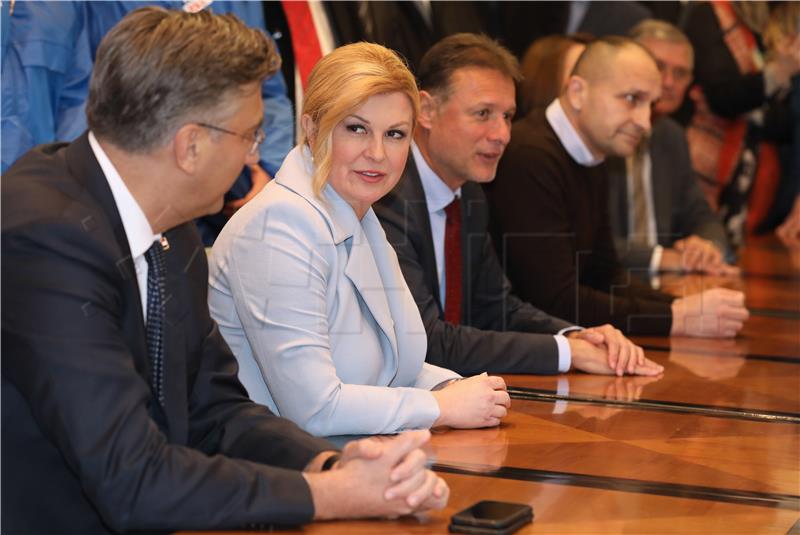 Kolinda Grabar-Kitarović predala Državnom izbornom povjerenstvu kandidaturu za predsjedničke izbore