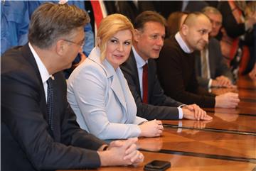 Kolinda Grabar-Kitarović predala Državnom izbornom povjerenstvu kandidaturu za predsjedničke izbore