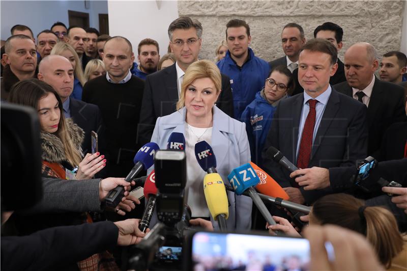 Kolinda Grabar-Kitarović predala Državnom izbornom povjerenstvu kandidaturu za predsjedničke izbore