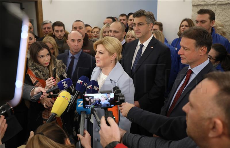 Kolinda Grabar-Kitarović predala Državnom izbornom povjerenstvu kandidaturu za predsjedničke izbore