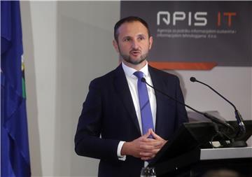 APIS IT presents in Copenhagen CDU as Croatia's public administration cloud strategy