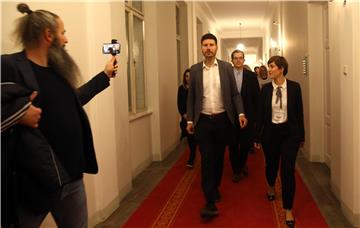  Pernar predao potpise za kandidaturu za Predsjednika Republike Hrvatske