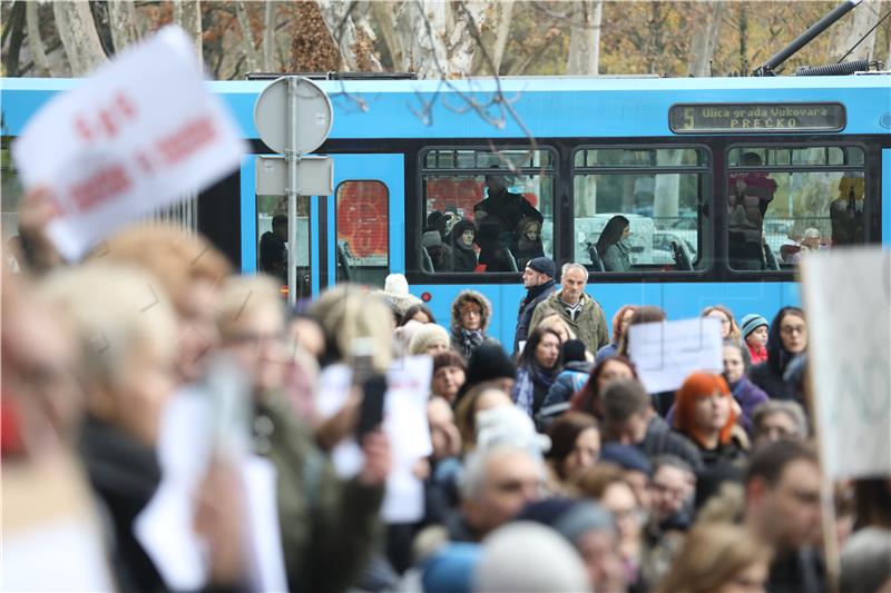 Prosvjed roditelja njegovatelja i njegovatelja