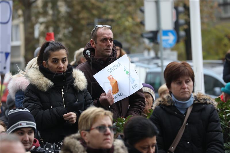 Prosvjed roditelja njegovatelja i njegovatelja