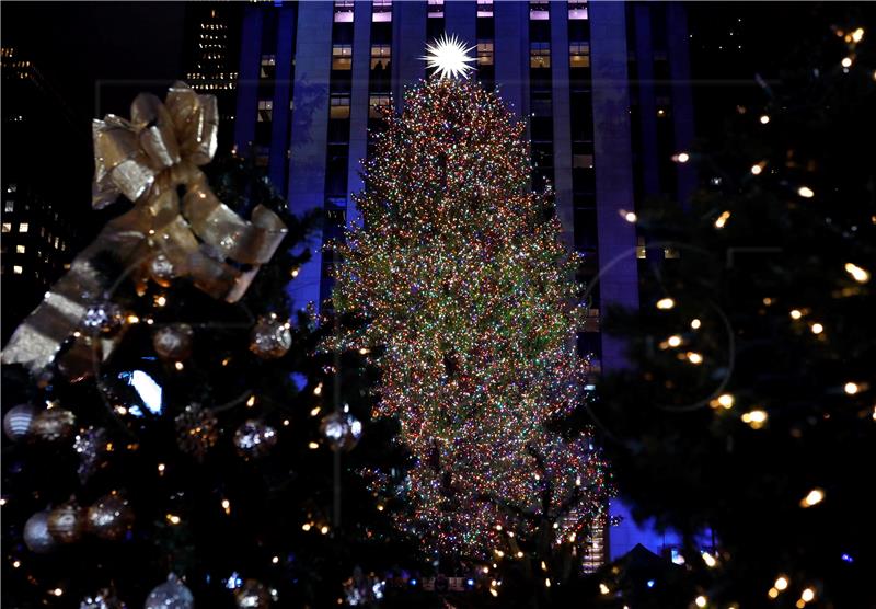 USA ROCKEFELLER CHRISTMAS TREE