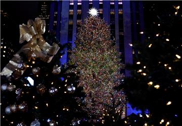 USA ROCKEFELLER CHRISTMAS TREE