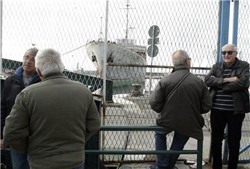 Brod Galeb otegljen na renoviranje