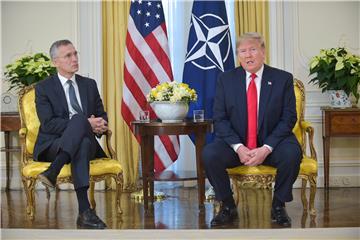 Trump prijeti trgovinskim pritiskom kako bi potaknuo doprinos NATO-u