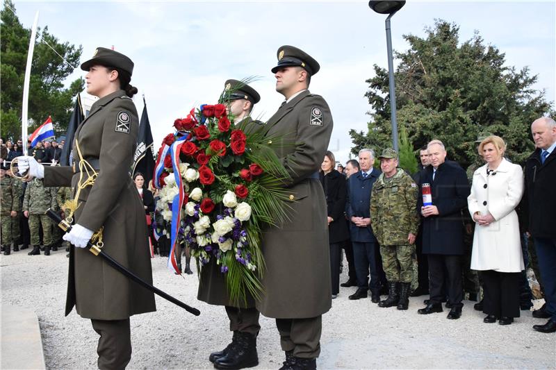 Grabar Kitarović, Krstičević i Šundov na odavanju počasti dubrovačkim braniteljima