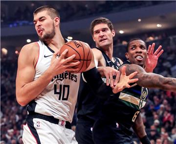 Los Angeles Clippers at Milwaukee Bucks