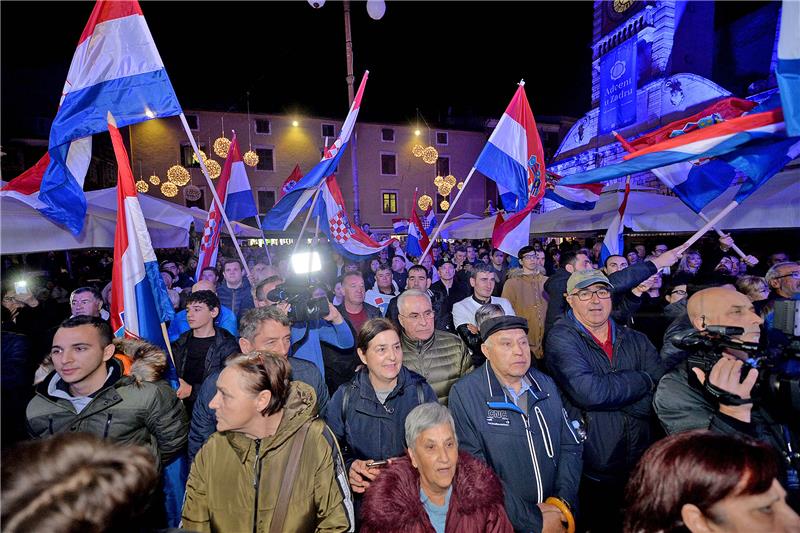 Grabar Kitarović održala predizborni skup u Zadru