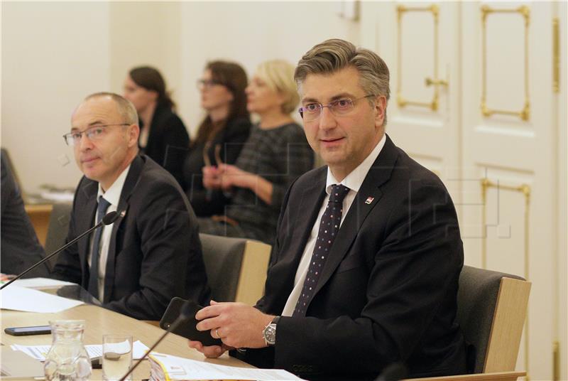 Plenković najavio rješavanje problema oko cenzusa za dopunsko zdravstveno osiguranje