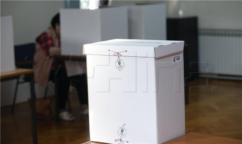 Campaign teams say there will be enough observers at polling stations to prevent electoral fraud