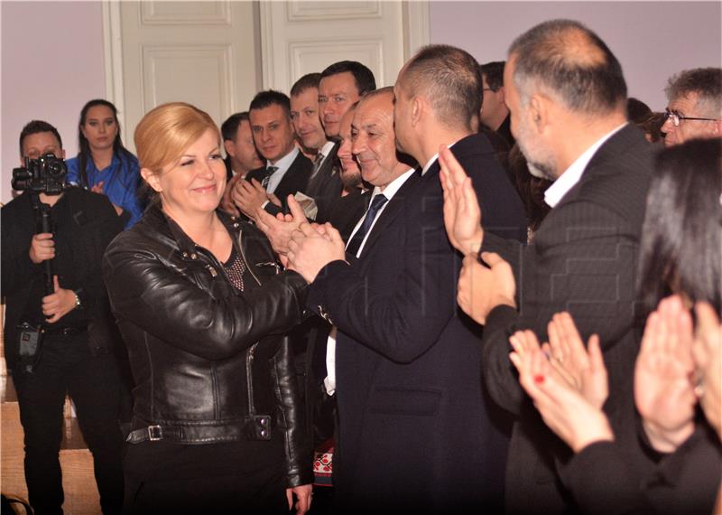 Kolinda Grabar-Kitarović održala predizborni skup u Karlovcu