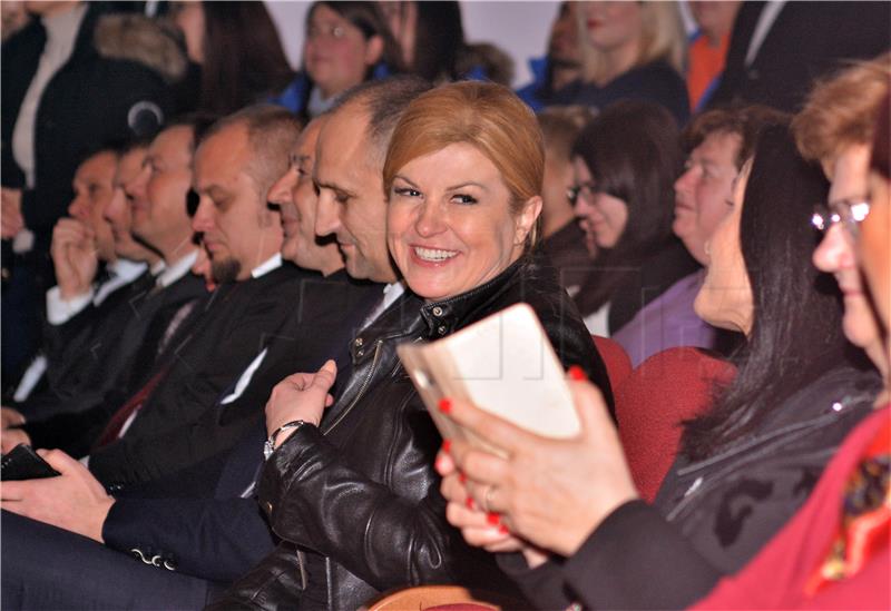 Kolinda Grabar-Kitarović održala predizborni skup u Karlovcu