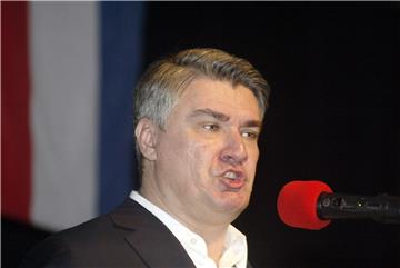 Zoran Milanović održao predizborni skup u Rijeci