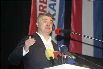 Zoran Milanović održao predizborni skup u Rijeci