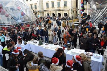 Humanitarni „Torta Party“ na dubrovačkom Stradunu