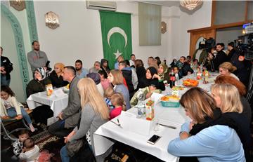 Get-together, lunch organised for Syrian asylees in Karlovac