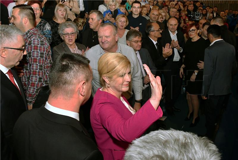 Kolinda Grabar-Kitarović održala predizborni skup u Slavonskom Brodu