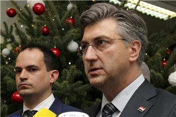 Plenković: HDZ na svim razinama podržava i sudjeluje u kampanji Grabar-Kitarović