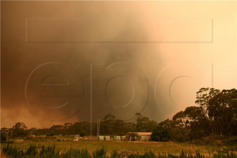 Bushfires continue to burn in New South Wales