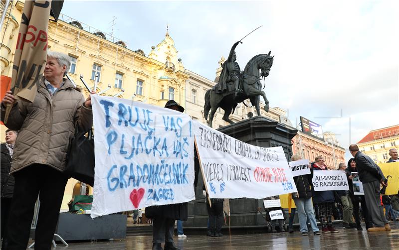 Protesters call on Zagreb mayor to step down