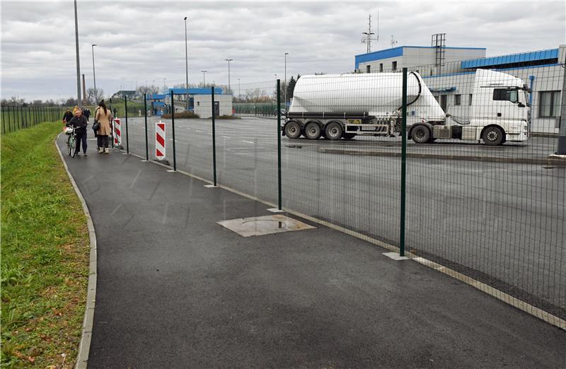 Novi prometni trak za pješake na graničnom prijelazu Slavonski Brod