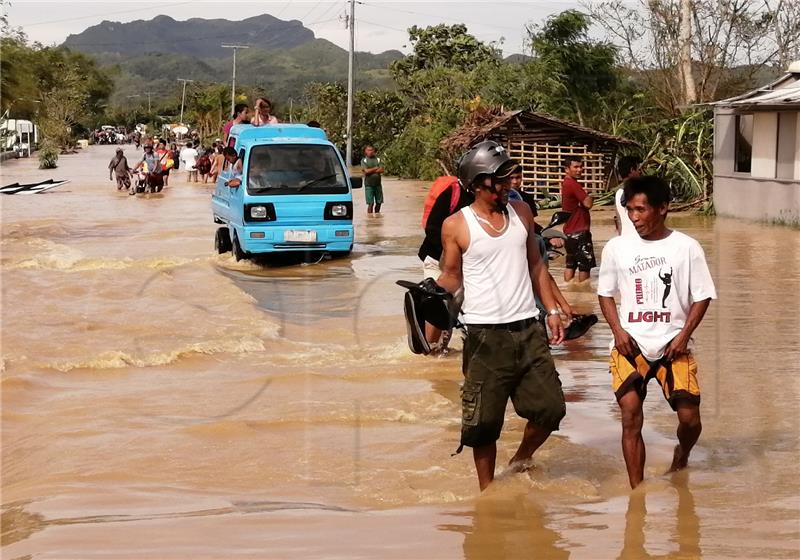 PHILIPPINES CHRISTMAS TYPHOON PHANFONE