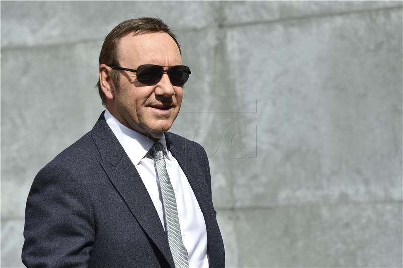 Kevin Spacey ponovno na pomalo bizaran način čestitao Božić