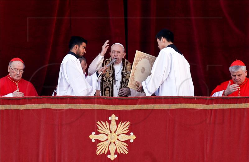 Pope Francis delivers the Urbi et Orbi Christmas Day message