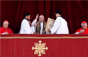 Pope Francis delivers the Urbi et Orbi Christmas Day message