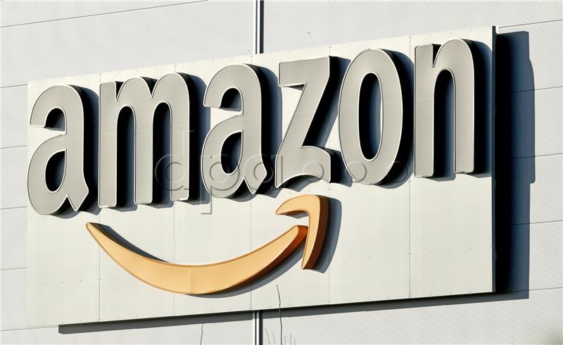 Shopping at Amazon hits new record in holiday season