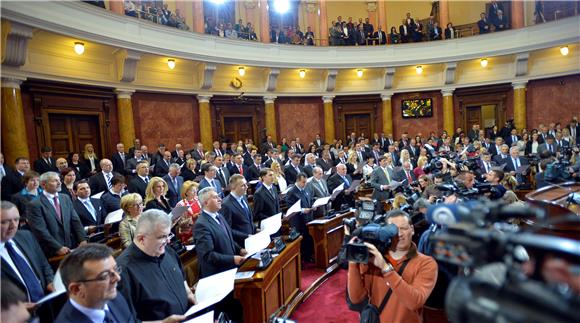 Srbijanski zastupnici umalo se potukli zbog crnogorskog zakona o crkvama 