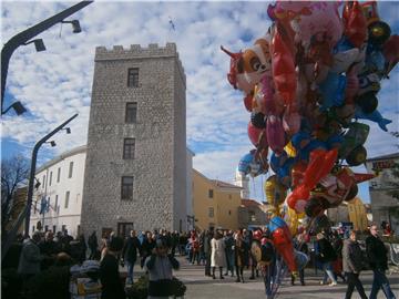 Outgoing year seen off at joyful celebrations in Novi Vinodolski, Fuzine