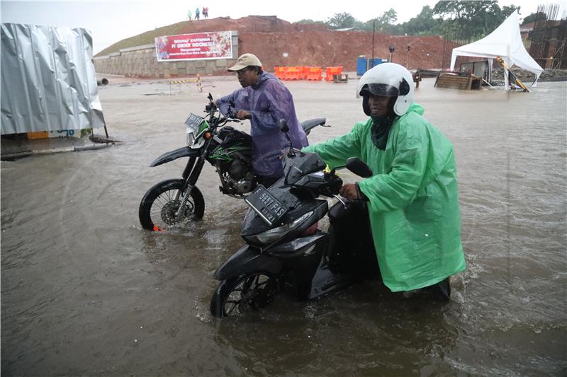 Poplave u Džakarti odnijele 21 život